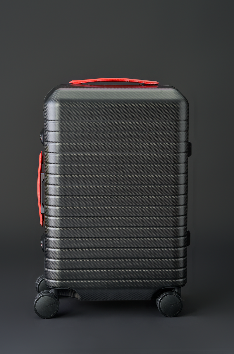 BLACKDIAMOND Red Edition 消光黑鋁框碳纖維行李箱搭配定製皮革版