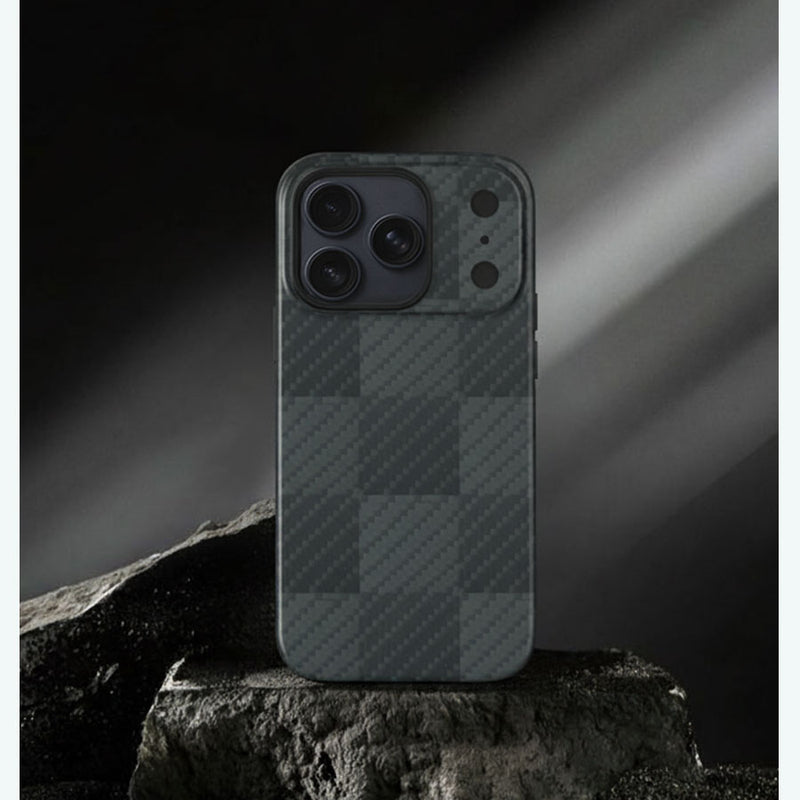 iPhone 17 系列極簡超強磁吸防彈纖維保護殼 - 消光方格黑